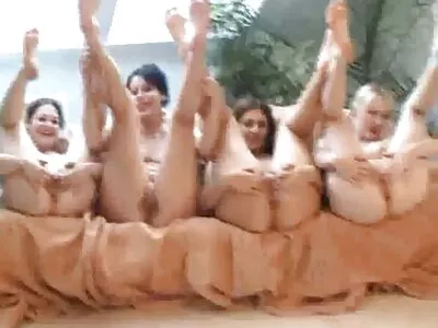 माझी बॉस सारखी पहिली आशियाई पुसी चोखली