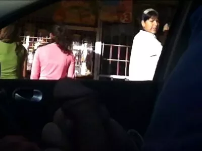 मी माझ्या स्वीटीला डॉगी स्टाईल पोझिशनमध्ये मारतो
