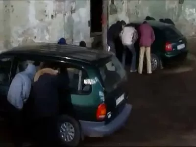 सौतेनी बहिणीकडून दरवाजाबाहेर उत्साही blowjob