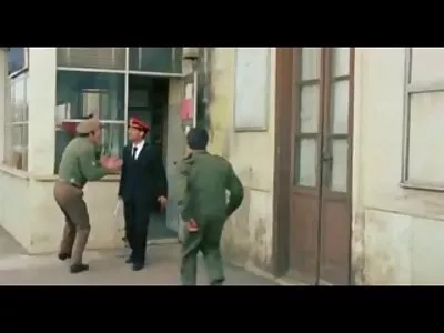 MILF मध्ये काही कोंबडा मजा आहे आणि एक भार मिळतो