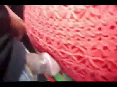 सडपातळ शरीर असलेली बेब blowjob करत आहे